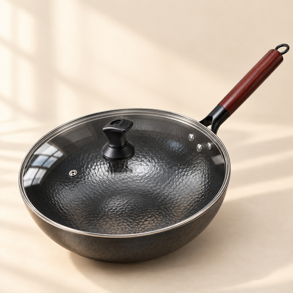 Hammerwok with tempered glass lid